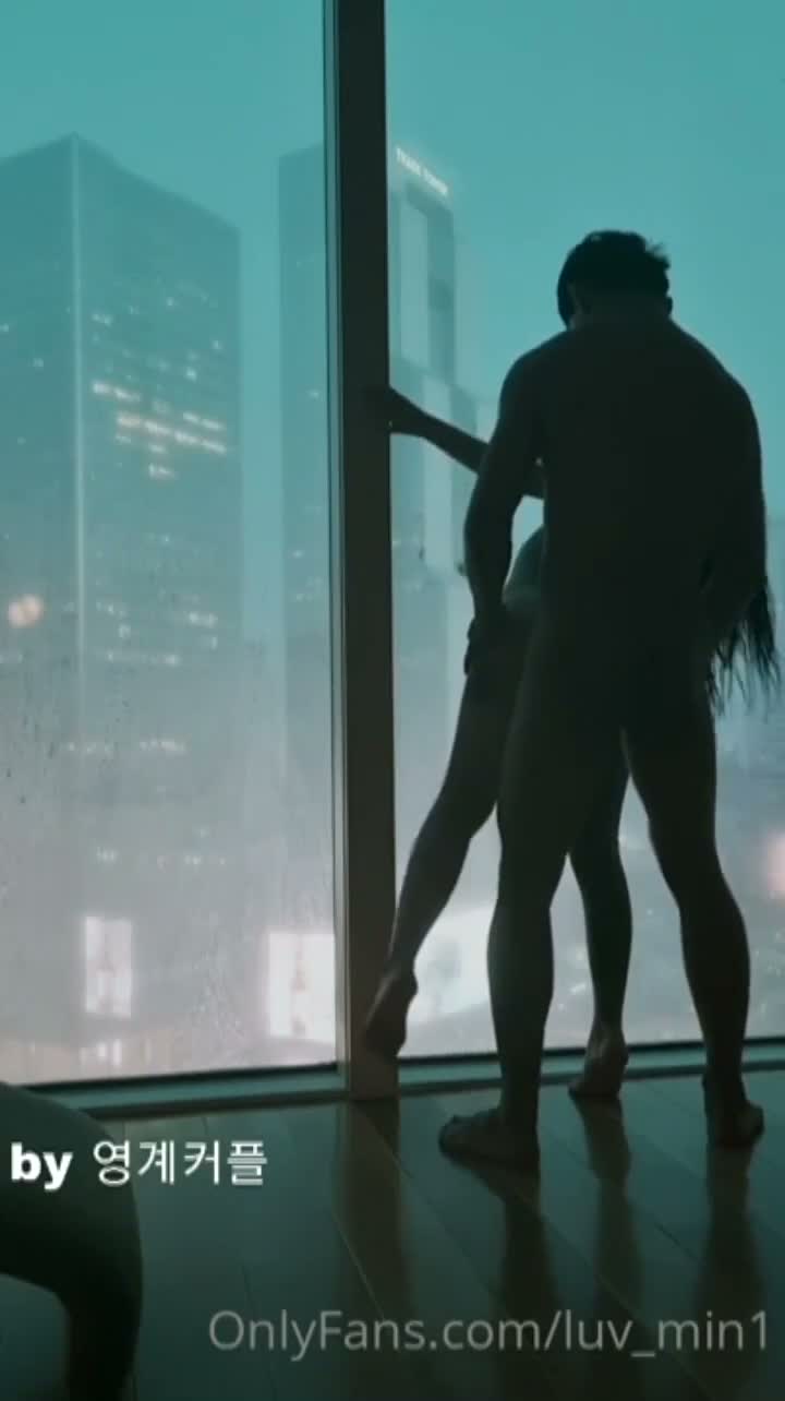 안개낀 밤 영화속 한장면처럼 스탠딩섹스